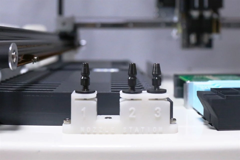 Small Pick and Place Machine Small Pick and Place Machine