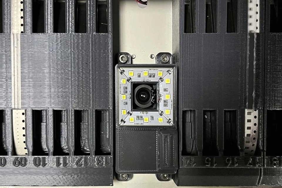 Small Pick and Place Machine Small Pick and Place Machine